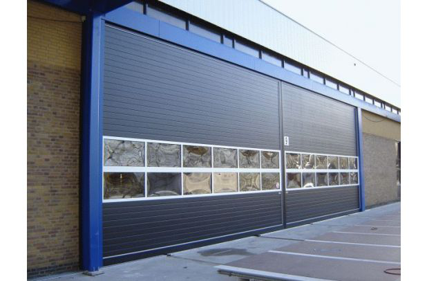 De voordelen van het isoleren van uw bedrijfspand met de juiste deur van Deuren Service Noord