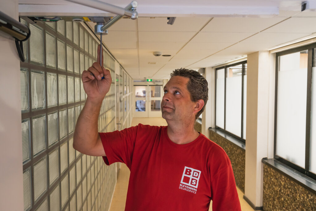 Bedrijfsdeur reparatie